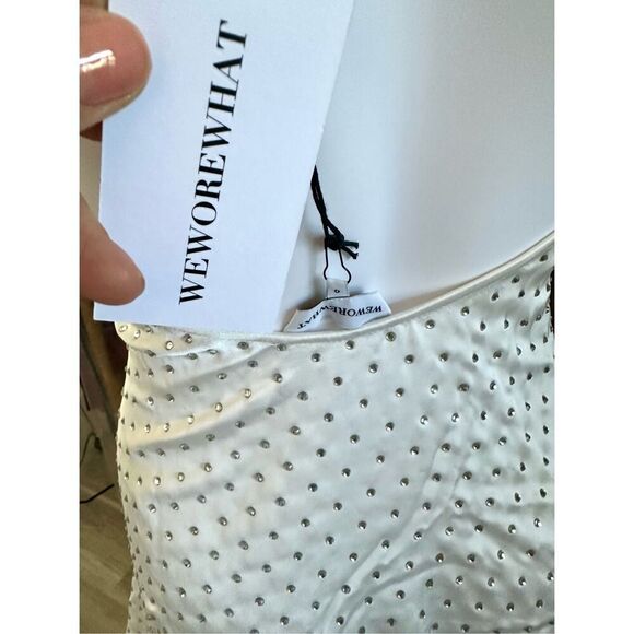 NWT WeWoreWhat silky charmeuse white asymmetrical dress with crystal Size 0 - Picture 4 of 7
